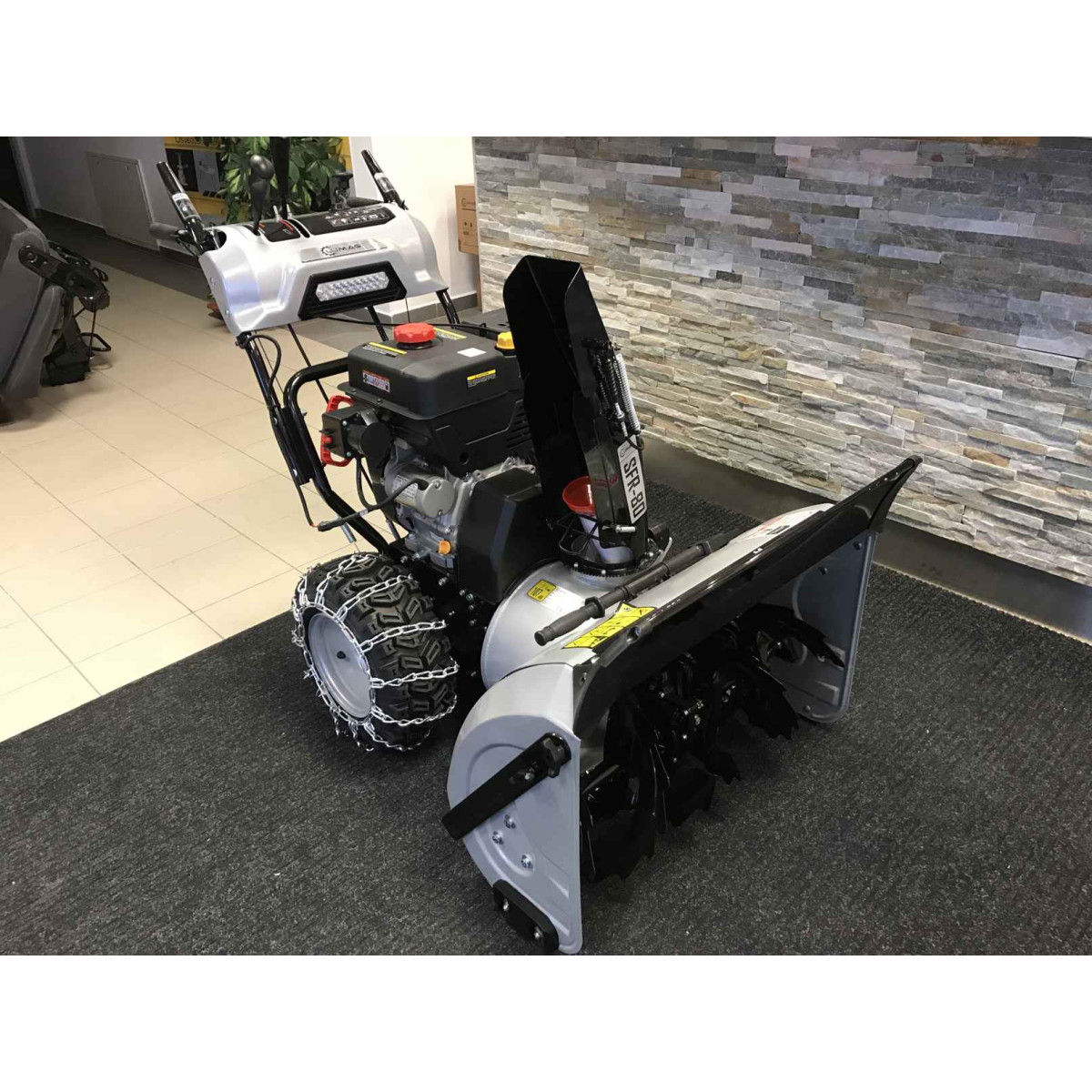Motor és indítás