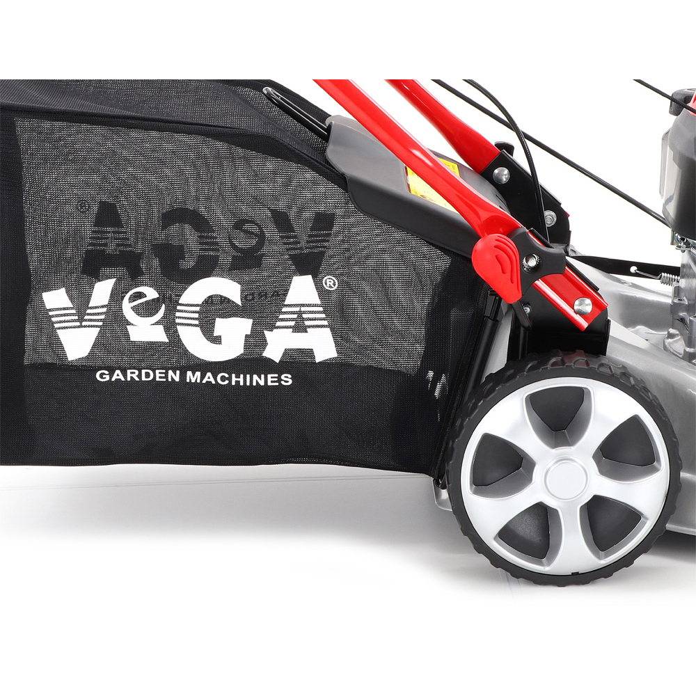 VeGA 404 SDX benzines fűnyíró meghajtással Előnézet 