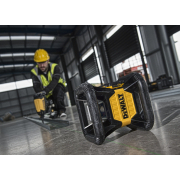 DCK379D1G DeWALT 18V 360°-ban forgatható zöld lézerkészlet állvánnyal és léccel Előnézet 