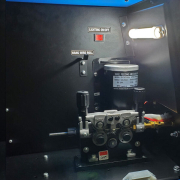 Sherman inverteres hegesztőgép MIG 300M/4R fáklya kábelek Pajzs kalapács kefével Sherman inverteres hegesztőgép MIG 300M/4R fáklya kábelek Pajzs kalapács kefével náhled