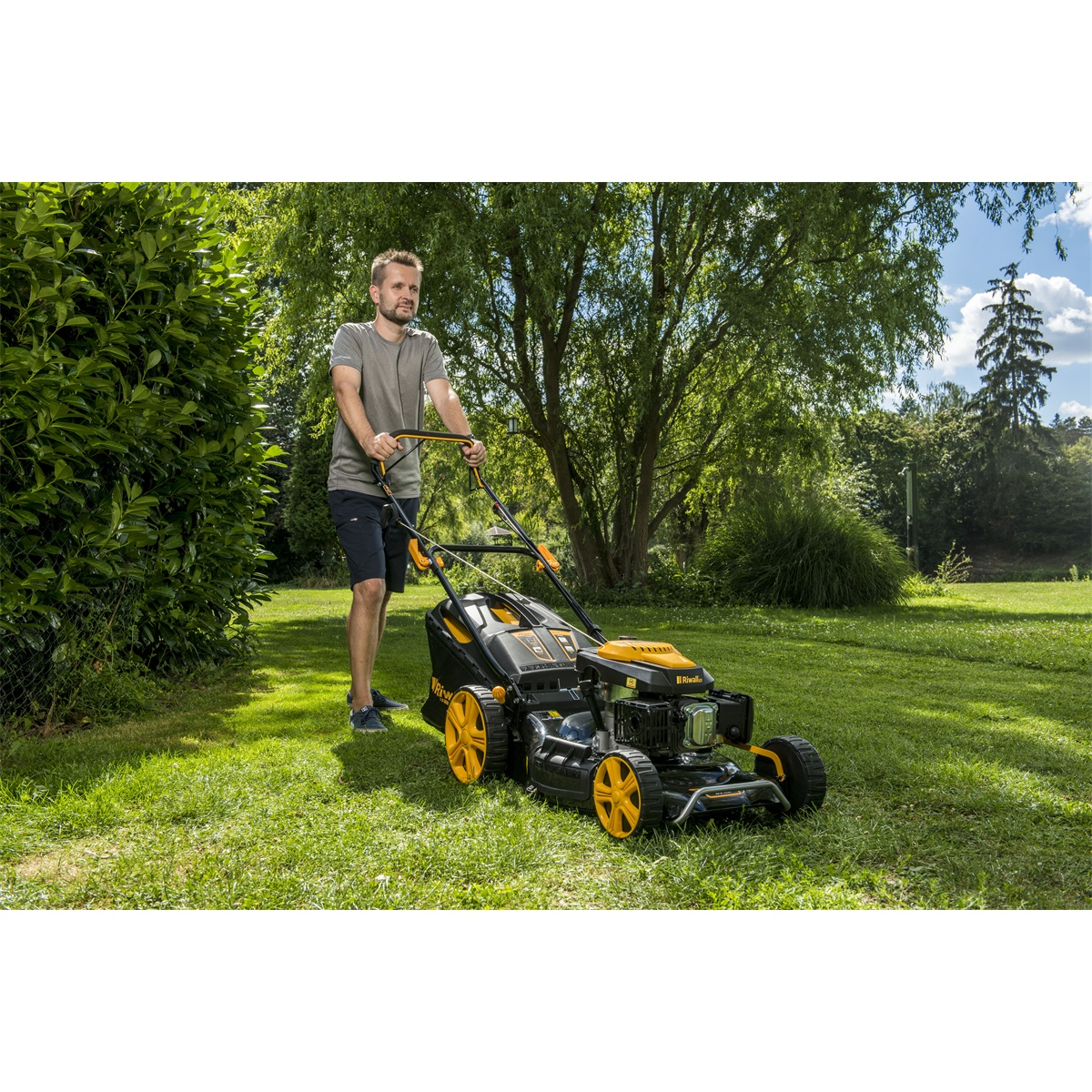 Riwall PRO RPM 5355 benzines fűnyíró 4 az 1-ben hajtással Előnézet 