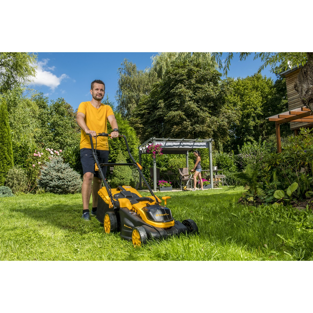 Riwall PRO RALM 3820 akkumulátoros fűnyíró szett utazás nélkül 2x 4Ah akkumulátor 2x 20 V-os töltő 2x 4Ah akkumulátor 2x 20 V-os töltő Előnézet 