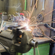 Scheppach WSE1000 hegesztő inverter 130 A tartozékokkal Előnézet 