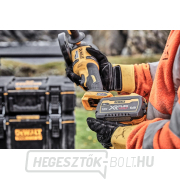 Akkus sarokcsiszoló 125mm DeWALT DCG418X2 FLEXVOLT XR 54V 2x Li-Ion 9.0Ah Előnézet 