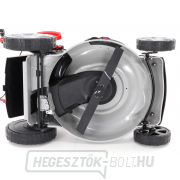 VeGA 545 SXHE 7in1 benzines fűnyíró mozgatással náhled