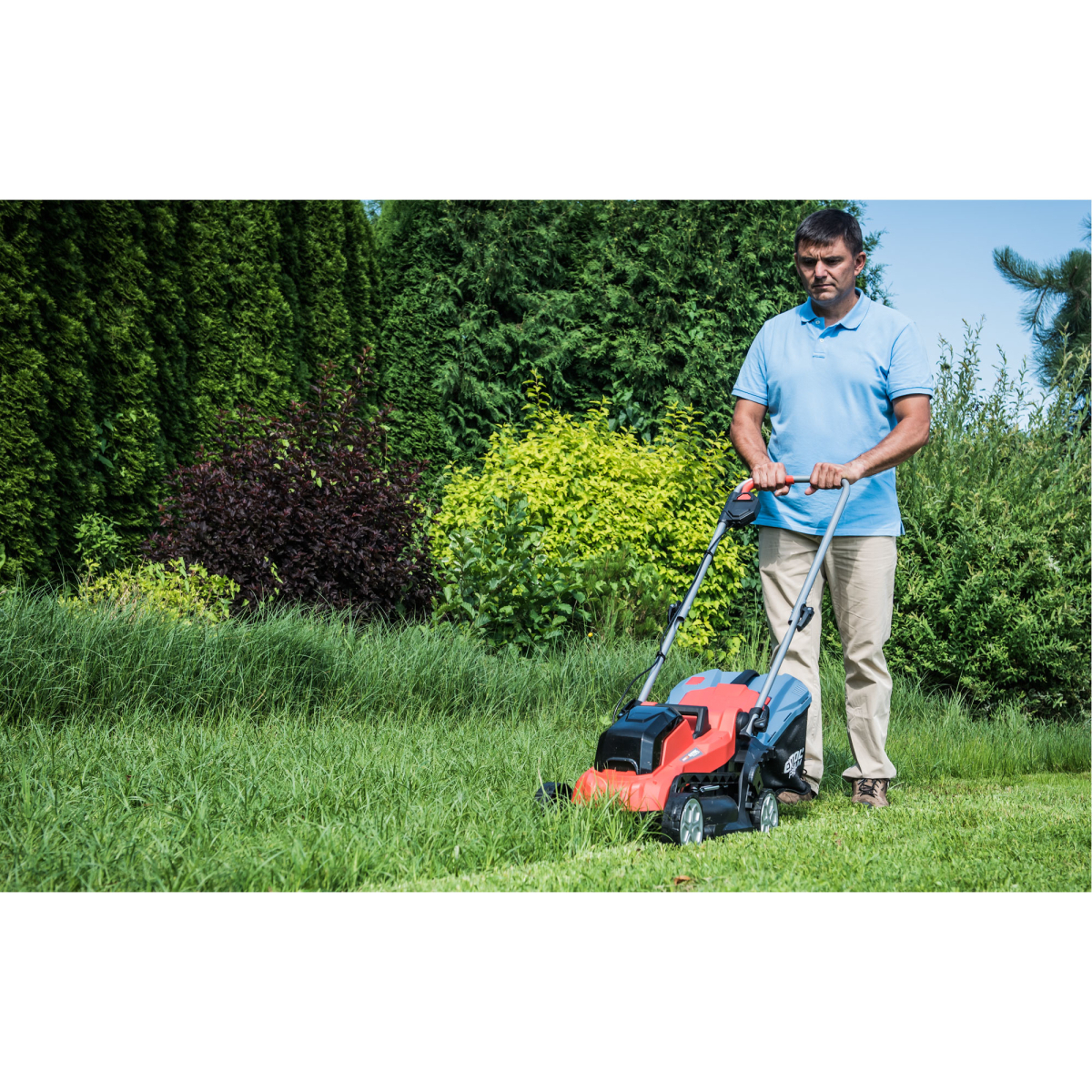 Akkumulátoros fűnyíró mozgatás nélkül, BRUSHLESS, 20V Li-ion, 2x2000mAh Előnézet 