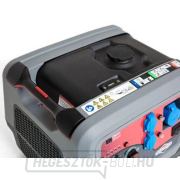 Q6500 QuietPower inverteres erőmű Előnézet 