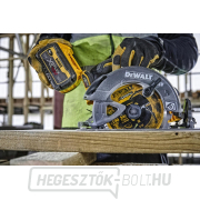 Akkumulátoros körfűrész 54V akkumulátor nélkül DeWALT DCS578NT DCS578NT Akkumulátoros körfűrész 54V akkumulátor nélkül DeWALT DCS578NT DCS578NT náhled