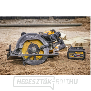 Akkumulátoros körfűrész DeWALT FLEXVOLT DCS577N Akkumulátoros körfűrész DeWALT FLEXVOLT DCS577N náhled