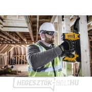 Akkumulátoros elektromos tűzőgép 18V 2x2,0Ah DeWALT DCN701D2 Előnézet 