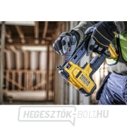 Akkumulátoros elektromos tűzőgép 18V 2x2,0Ah DeWALT DCN701D2 náhled