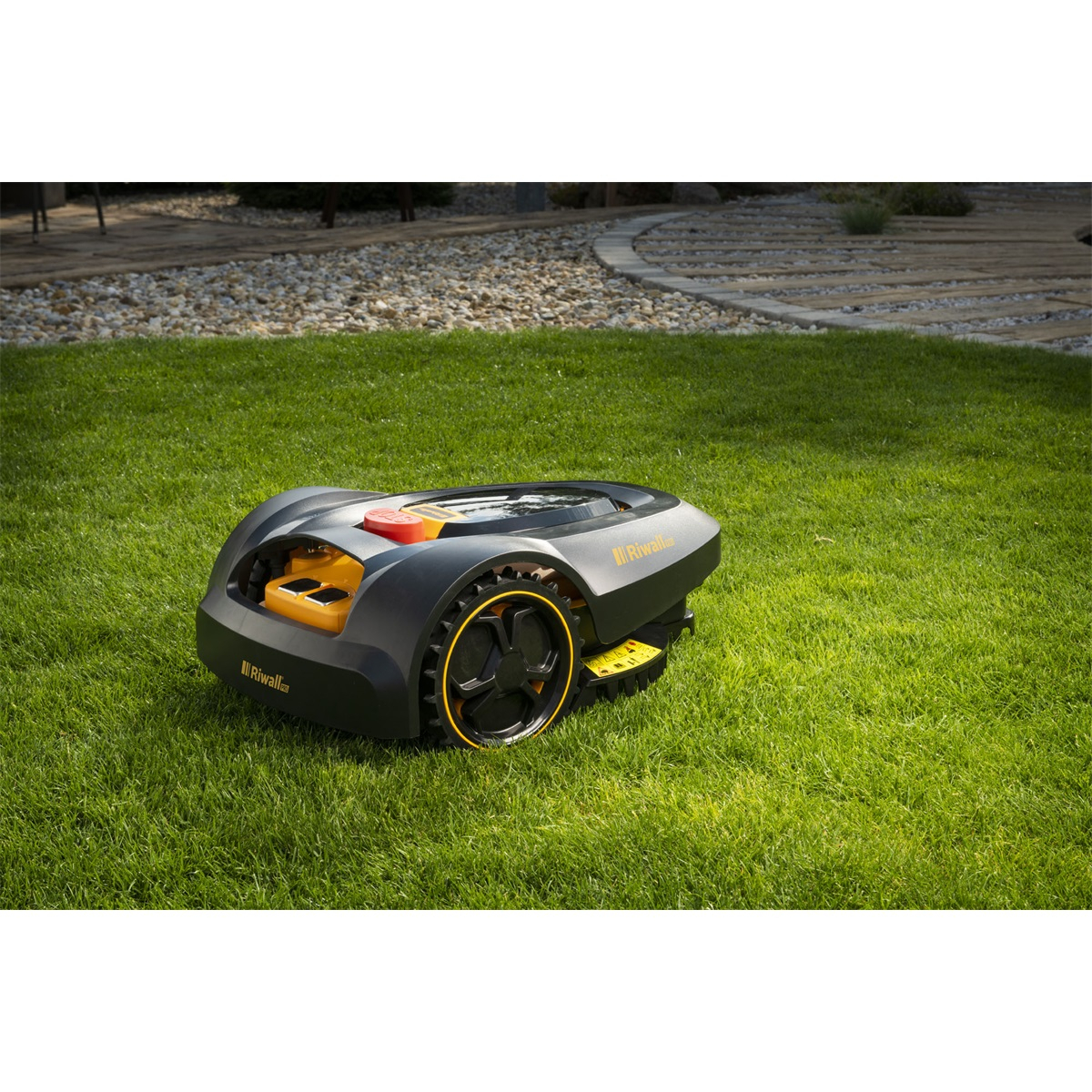 Riwall PRO RRM 600 akkumulátoros robotfűnyíró 600 m2 Előnézet 
