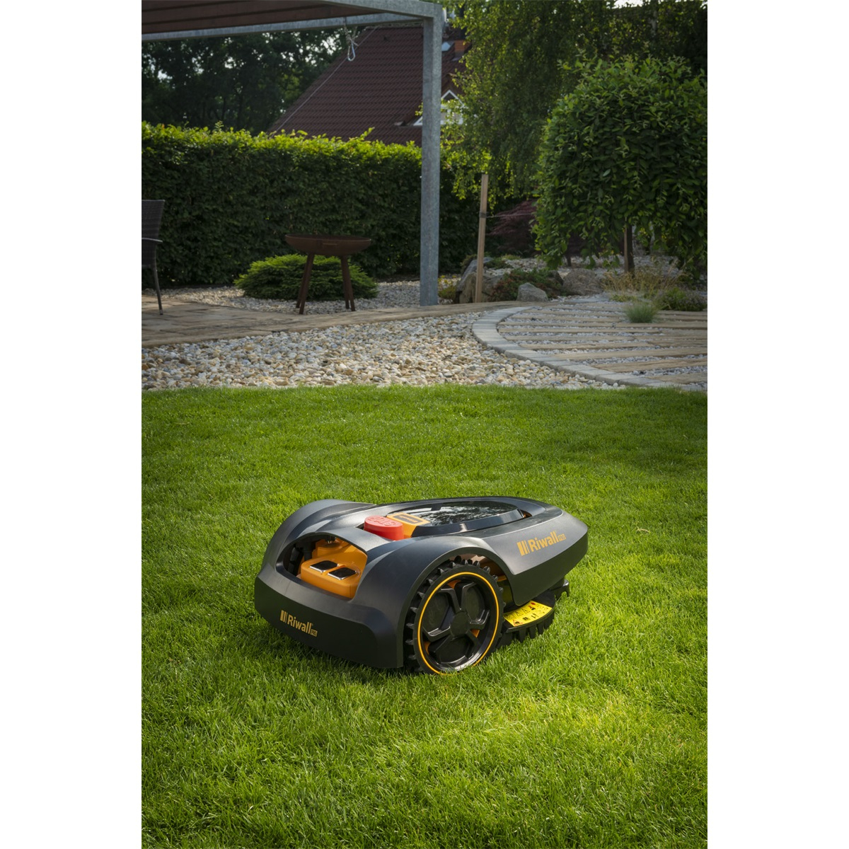 Riwall PRO RRM 600 akkumulátoros robotfűnyíró 600 m2 Előnézet 