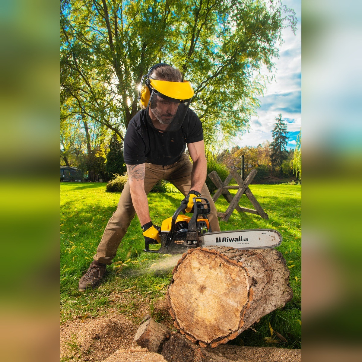 Riwall PRO RPCS 5140 SET láncfűrész benzinmotorral 49 cc + tartalék lánc + kesztyű + védőszemüveg Előnézet 