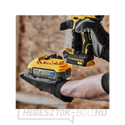 DEWALT DCD805H2T POWERSTACK 18 V kefe nélküli ütvefúró Előnézet 