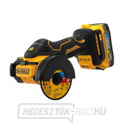 Akkus univerzális vágó DEWALT DCS438E2T POWERSTACK 18V Előnézet 