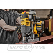 DEWALT DCD444N akkus derékszögű fúró-csavarozó nagy 18V-os nyomatékkal Előnézet 