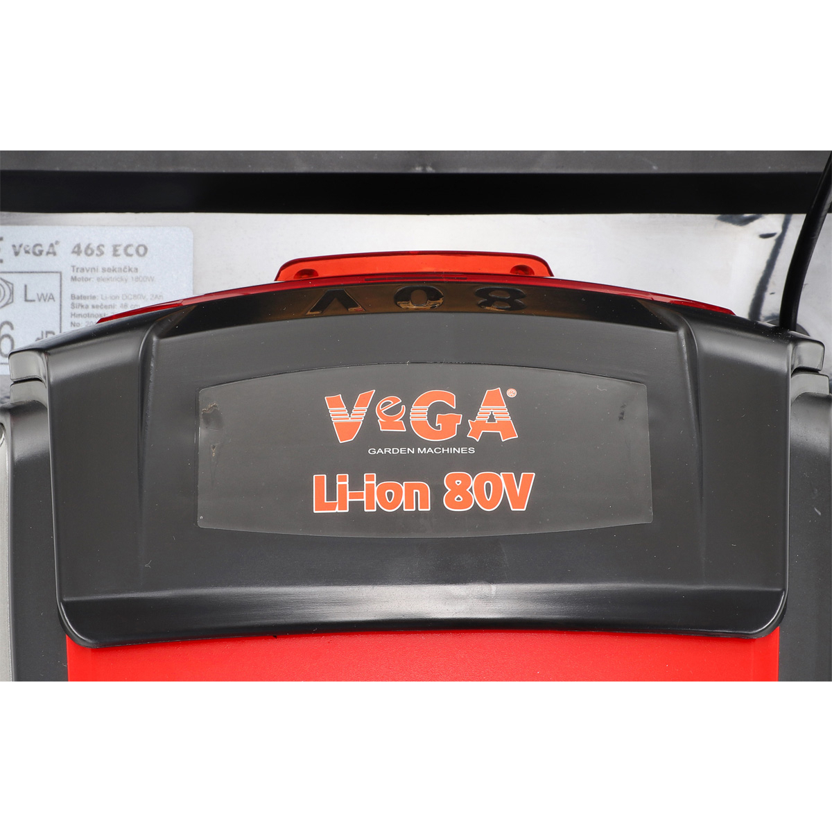 Akkus fűnyíró VeGA 46S ECO 80V 6in1 + AKU szett Előnézet 