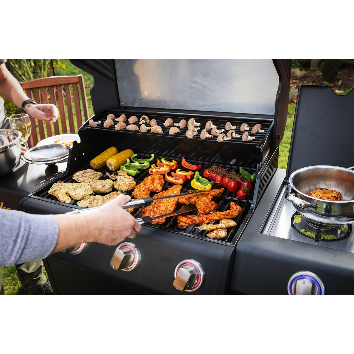 Riwall PRO RGG 41 EXL luxus gázgrill 17 kW négy égővel és oldaltűzhellyel Előnézet 