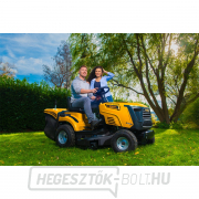 Riwall PRO RLT 92 HRD fűnyíró traktor 92 cm hátsó nyomóerővel és hidrosztatikus sebességváltóval Riwall PRO RLT 92 HRD fűnyíró traktor 92 cm hátsó nyomóerővel és hidrosztatikus sebességváltóval náhled