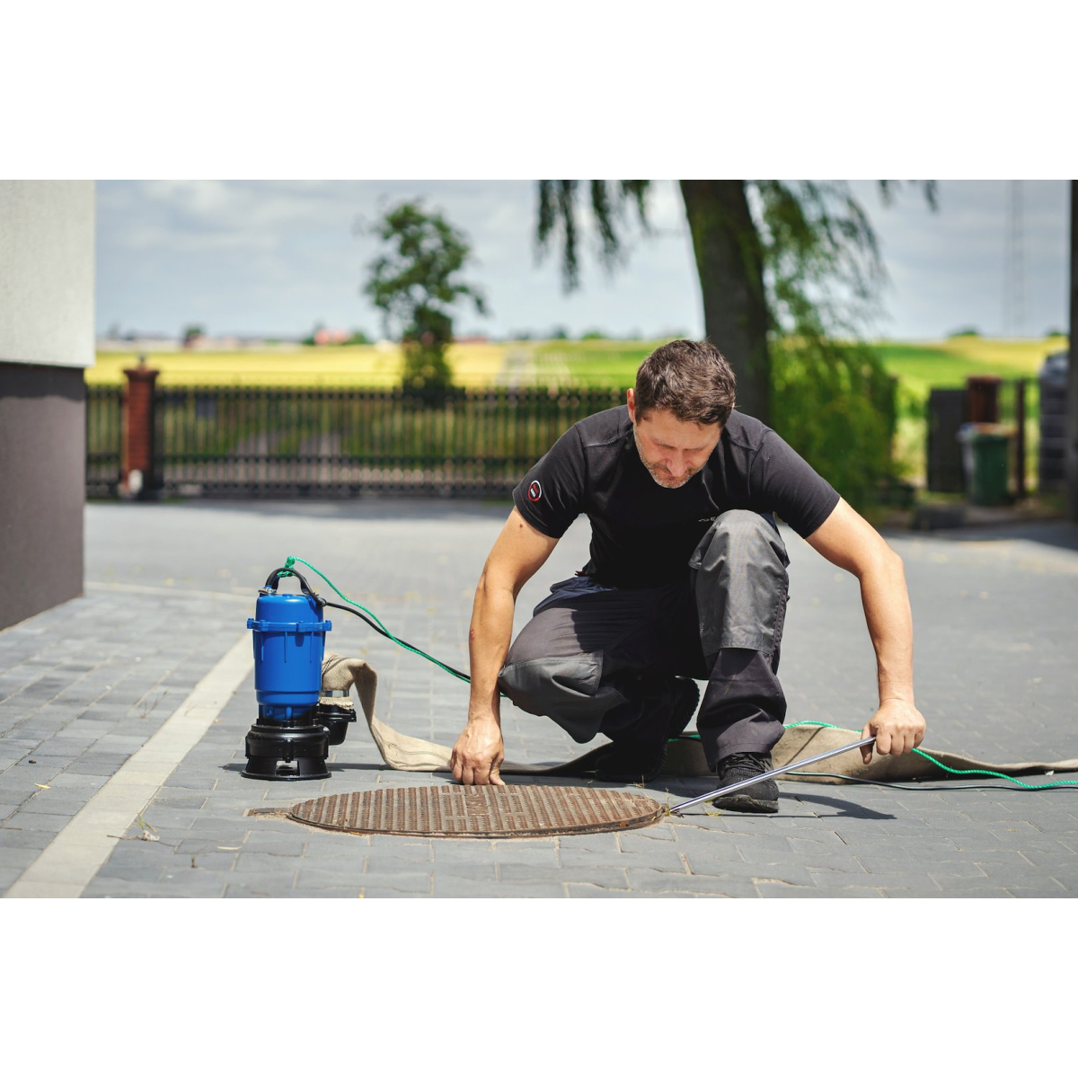 Iszapszivattyú zúzóval, 230V, 550W, Geko G81424 Előnézet 