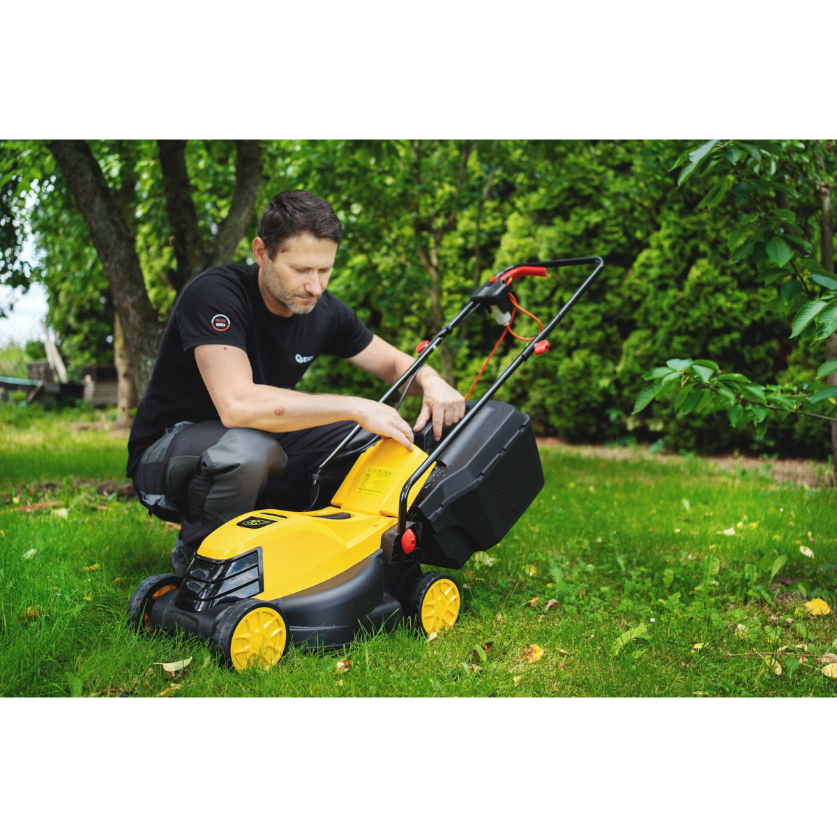 GEKO G83027 - Elektromos fűnyíró, 1200 W, 32 cm Előnézet 