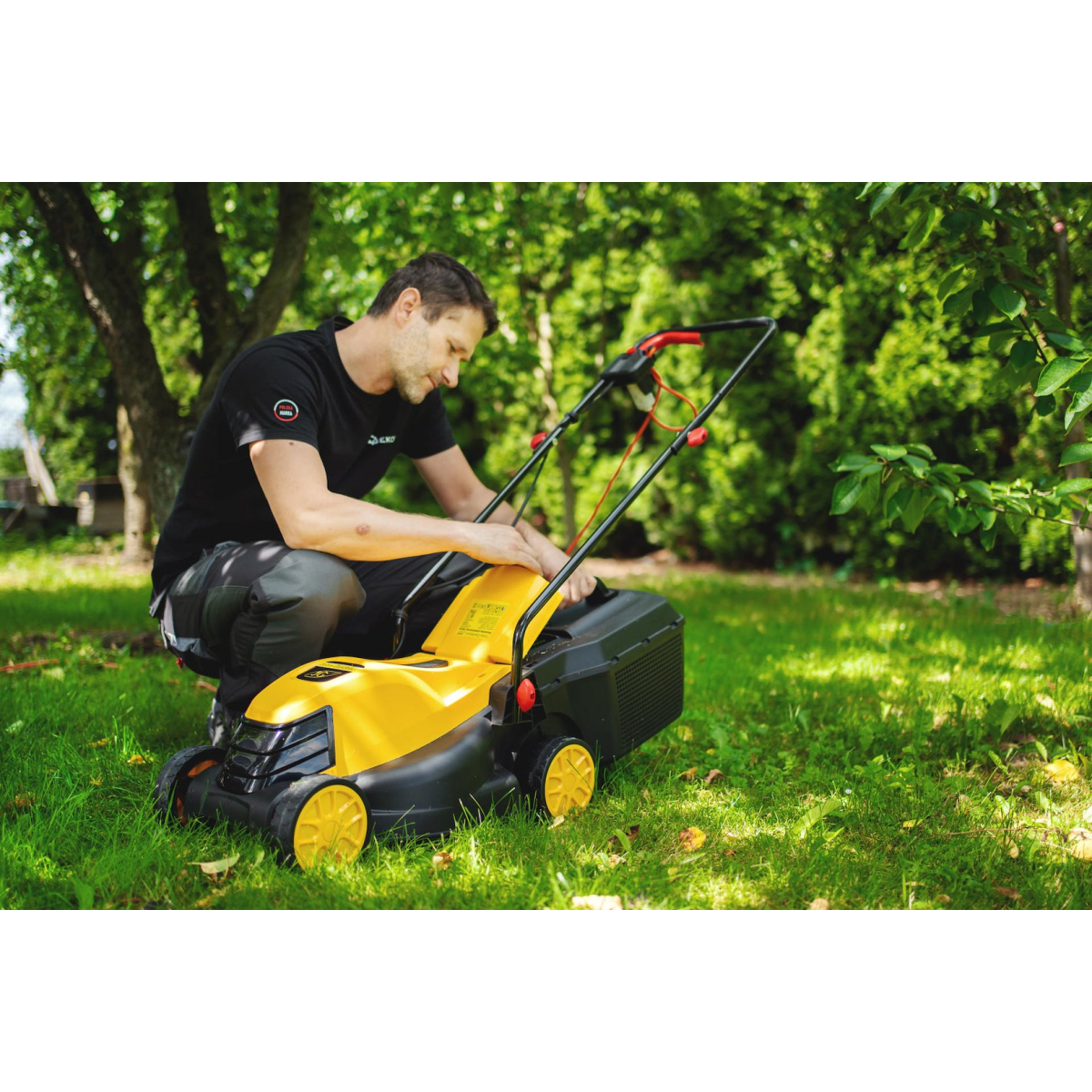 GEKO G83027 - Elektromos fűnyíró, 1200 W, 32 cm Előnézet 