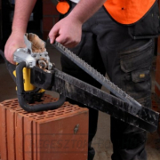 DeWALT DWE396 Alligator 295 mm-es fűrész födémkészlettel betonhoz Előnézet 