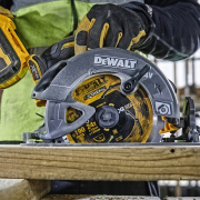 Akkumulátoros körfűrész 54V akkumulátor nélkül DeWALT DCS578N Előnézet 