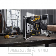 Akkumulátoros szegecselő 4,8 mm és 6,4 mm közötti szegecsekhez 18V 2x1,7Ah DeWALT DCF414E2GT DCF414E2GT náhled