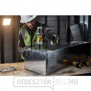 Akkumulátoros szegecselő 4,8 mm és 6,4 mm közötti szegecsekhez 18V 2x1,7Ah DeWALT DCF414E2GT DCF414E2GT náhled