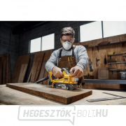 Akkumulátoros szalagcsiszoló 18V akkumulátor nélkül DeWALT DCW220N náhled