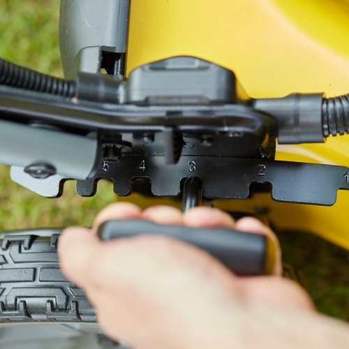 V60 akkumulátoros fűnyíró akkumulátor nélkül Stanley FatMax SFMCMS2653B Előnézet 