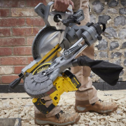 Akkumulátoros gérvágófűrész V20 18V 1x4.0 Stanley FatMax SFMCS701M1 náhled