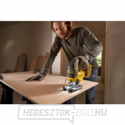 Akkumulátorról működtetett akkumulátoros kirakósfűrész V20 18V 2x4,0Ah Stanley FatMax SFMCS650M2K náhled