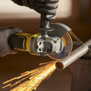 Akkumulátoros sarokcsiszoló 125mm V20 18V 2x4,0Ah Stanley FatMax SFMCG700M2K Akkumulátoros sarokcsiszoló 125mm V20 18V 2x4,0Ah Stanley FatMax SFMCG700M2K náhled