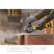Akkumulátoros sarokcsiszoló 125mm V20 18V 2x4,0Ah Stanley FatMax SFMCG700M2K Akkumulátoros sarokcsiszoló 125mm V20 18V 2x4,0Ah Stanley FatMax SFMCG700M2K náhled