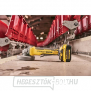 Akkumulátoros sarokcsiszoló 125mm V20 18V 2x4,0Ah Stanley FatMax SFMCG700M2K Akkumulátoros sarokcsiszoló 125mm V20 18V 2x4,0Ah Stanley FatMax SFMCG700M2K náhled