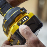 Akkumulátoros sarokcsiszoló 125mm V20 18V 2x4,0Ah Stanley FatMax SFMCG400M2K Akkumulátoros sarokcsiszoló 125mm V20 18V 2x4,0Ah Stanley FatMax SFMCG400M2K náhled