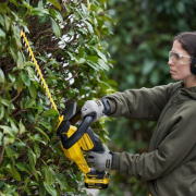 Accu sövényvágó V20 18V 1x4,0Ah Stanley FatMax SFMCHT855M1 náhled