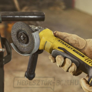 Akkumulátoros sarokcsiszoló 125mm V20 18V akkumulátor nélkül Stanley FatMax SFMCG700B Akkumulátoros sarokcsiszoló 125mm V20 18V akkumulátor nélkül Stanley FatMax SFMCG700B náhled