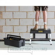 Stanley szerszámosláda lépcsővel 19 Stanley szerszámosláda lépcsővel 19