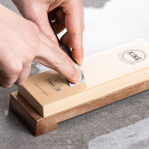 Japán finomcsiszoló kő KING S-2 - 6000 szemcseméretű Japán finomcsiszoló kő KING S-2 - 6000 szemcseméretű gallery main image