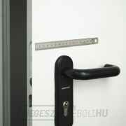 Japán SHINWA rozsdamentes vonalzó mágnessel - 150 mm Előnézet 