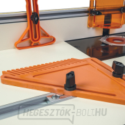 CMT maróasztal  CMT maróasztal  náhled