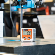 IGM digitális szögmérő +/- 180°, felbontás 0,1° IGM digitális szögmérő +/- 180°, felbontás 0,1° náhled