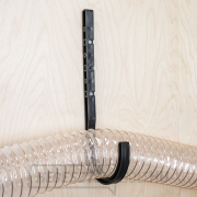 Tömlőtartó 100mm a falon műanyag IGM  náhled