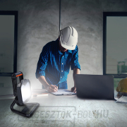 Solight LED spotlámpa 20W, hordozható, újratölthető, 2000lm, narancs-fekete Előnézet 