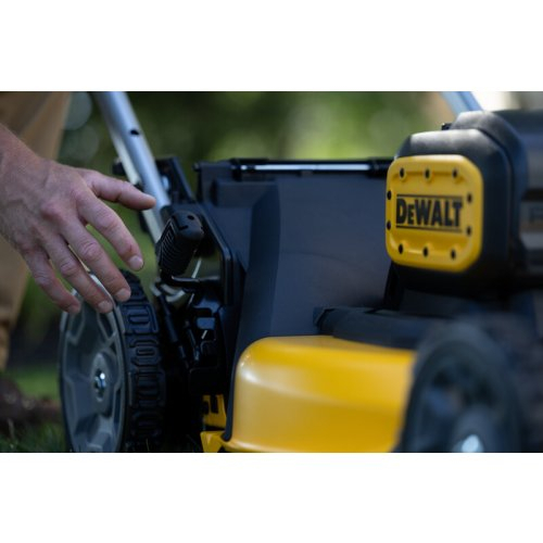 Akkumulátoros fűnyírógép 2x18V 2x8,0Ah DeWALT DCMWSP156W2 Előnézet 