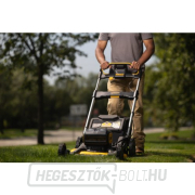 Akkumulátoros fűnyíró 2x18V 2x8,0 Ah DeWALT DCMWP134W2 Akkumulátoros fűnyíró 2x18V 2x8,0 Ah DeWALT DCMWP134W2 náhled